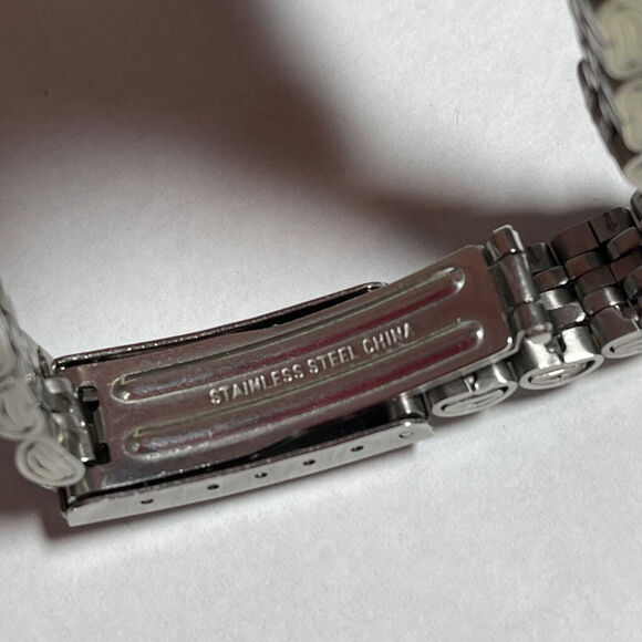 Disney Women's Mickey Mouse Silver-Tone Stainless Steel 7" Band Watch MCK807 - Picture 9 of 12